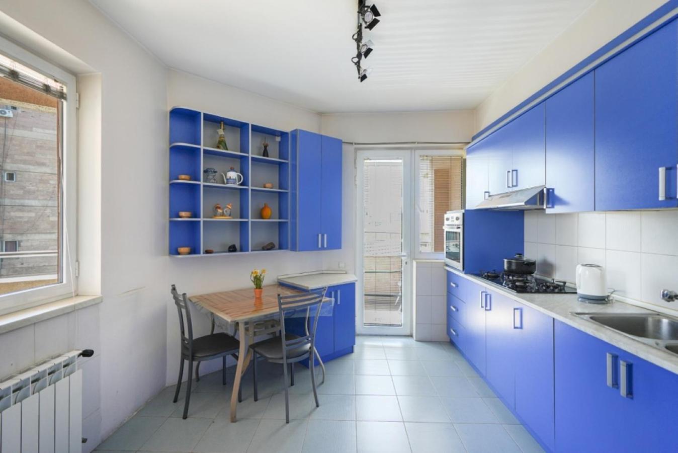 Ris Central Apartments יירבאן מראה חיצוני תמונה
