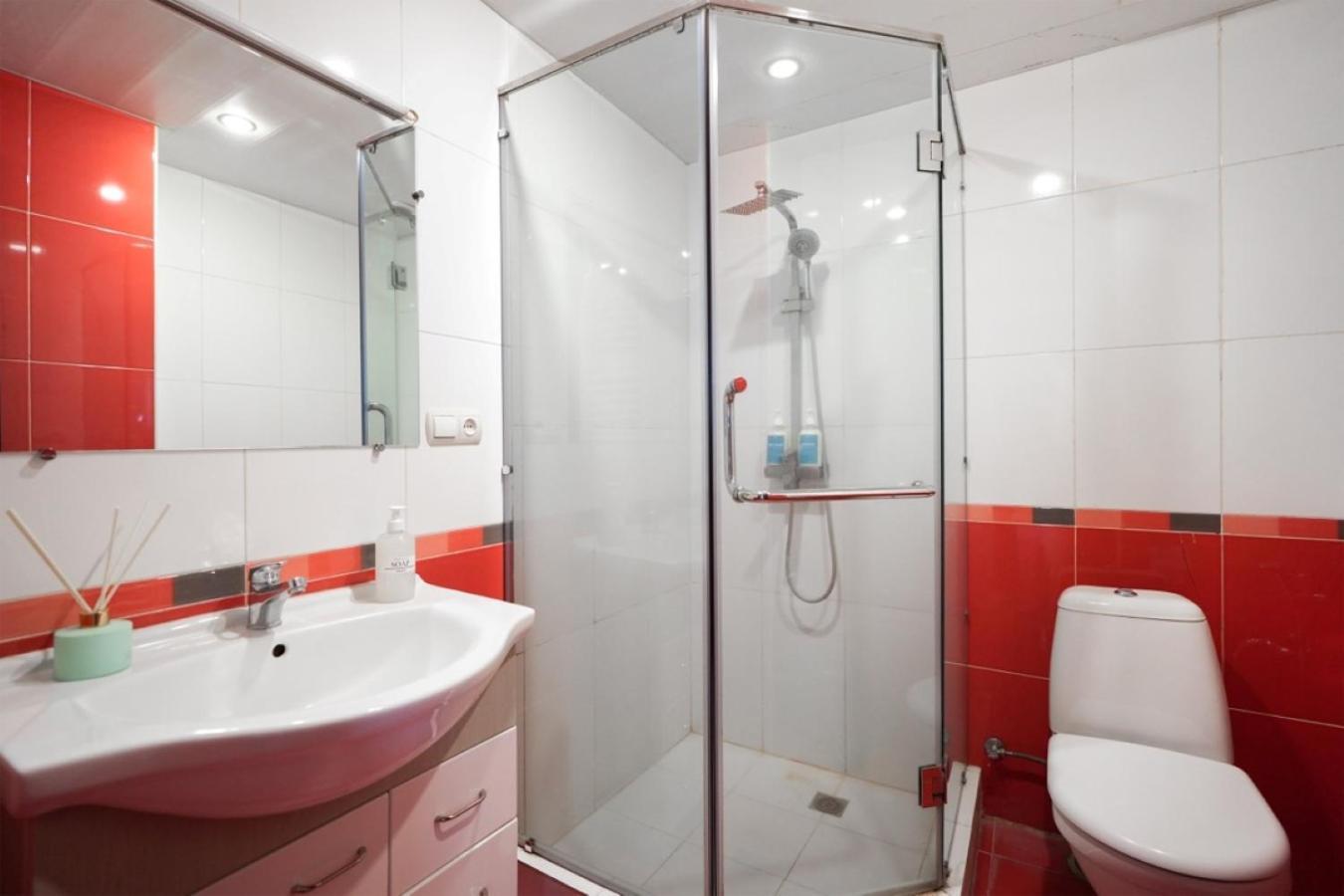 Ris Central Apartments יירבאן מראה חיצוני תמונה
