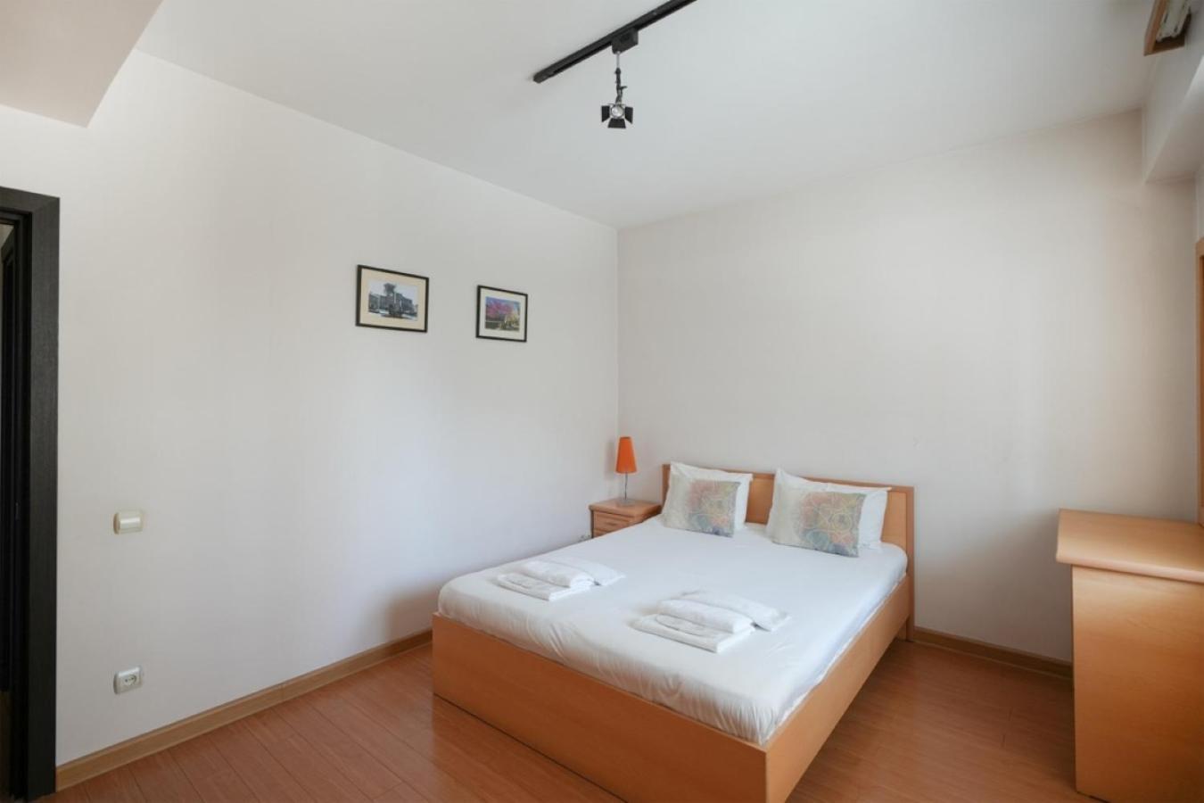 Ris Central Apartments יירבאן מראה חיצוני תמונה